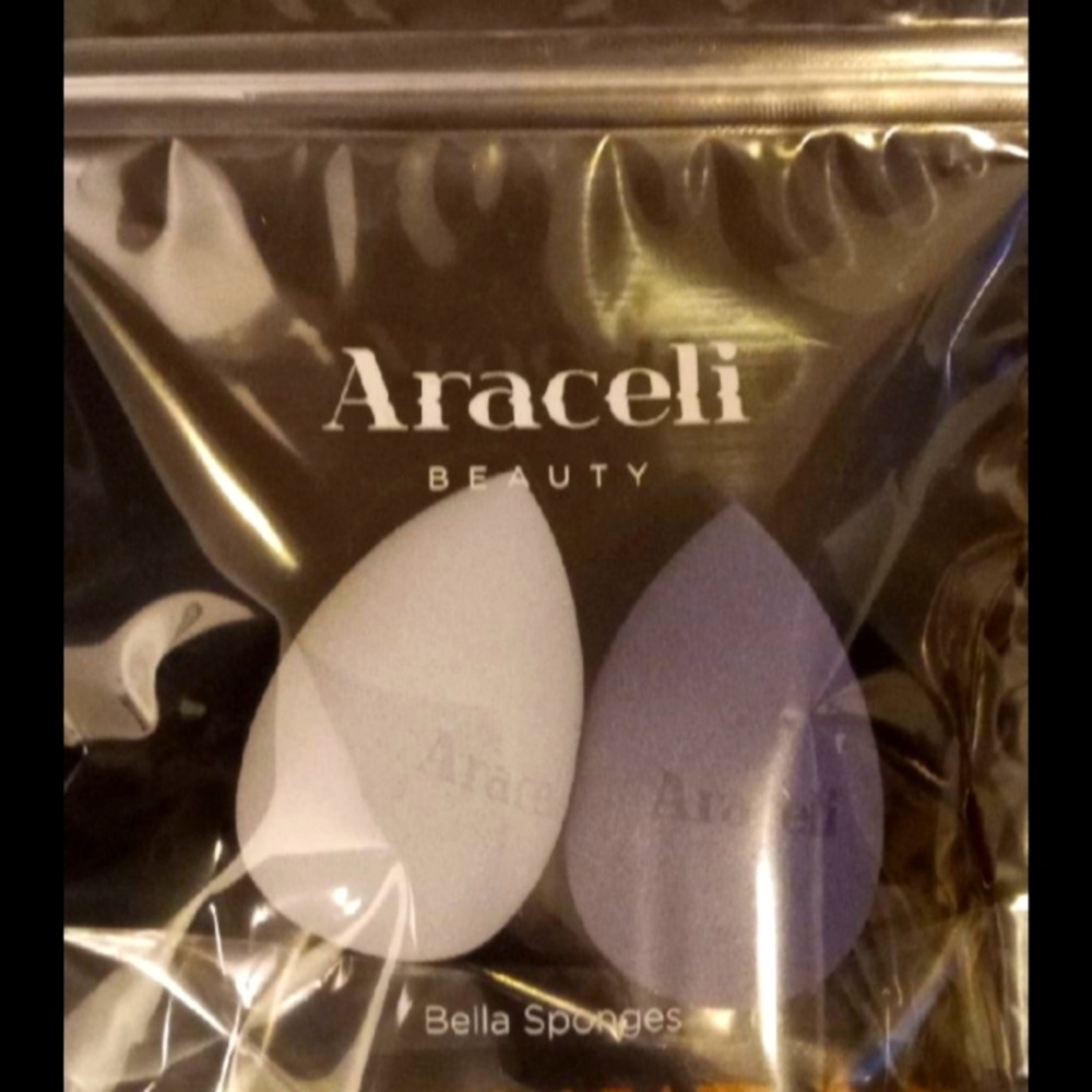 Araceli Bella Sponges